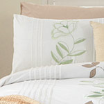 Bedlinen white and embroiderey textile design